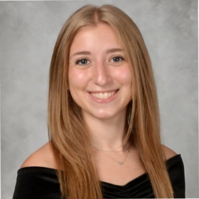 Reagan Bourne Headshot