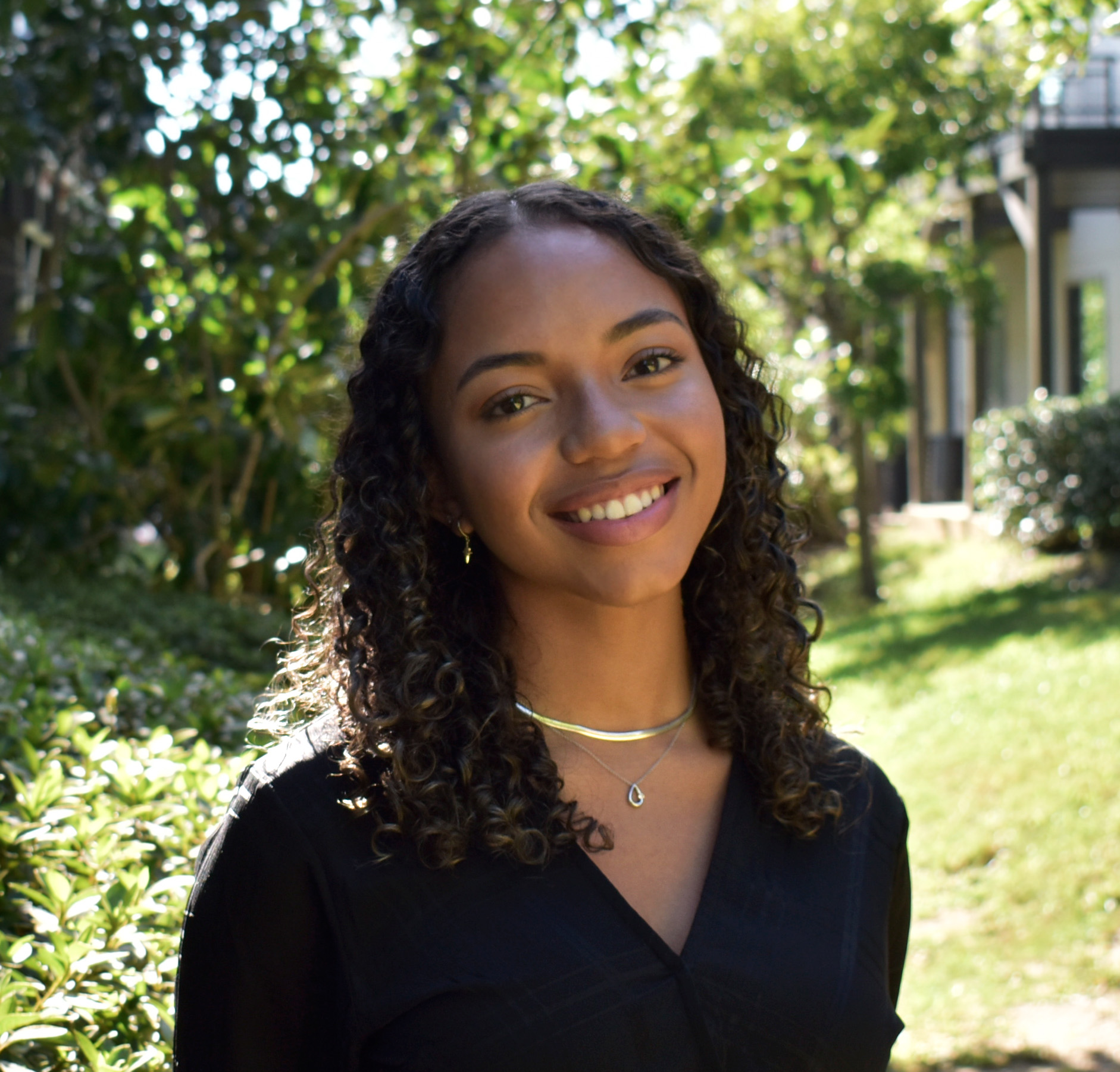 Elyse Walcott Headshot